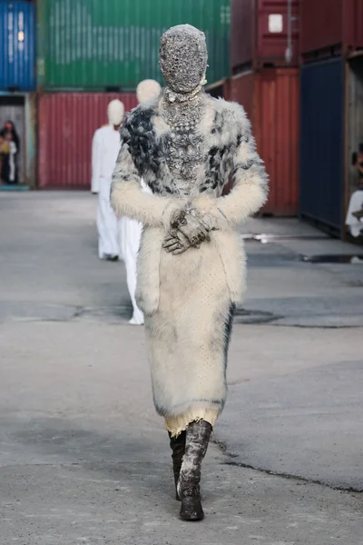 Look 15